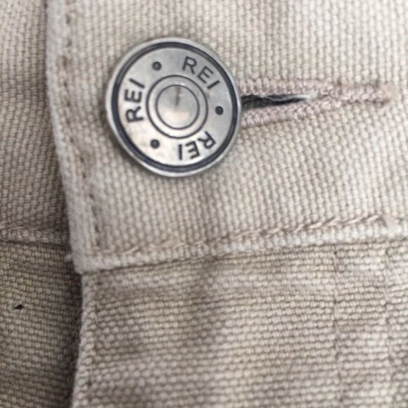 (Sold) REI Canvas Cream Hiking Workwear Utility Style Shorts (34) - Picture 3 of 10